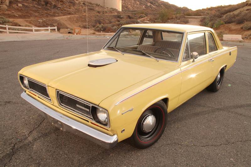 002-1968-plymouth-valiant-front-before.jpg
