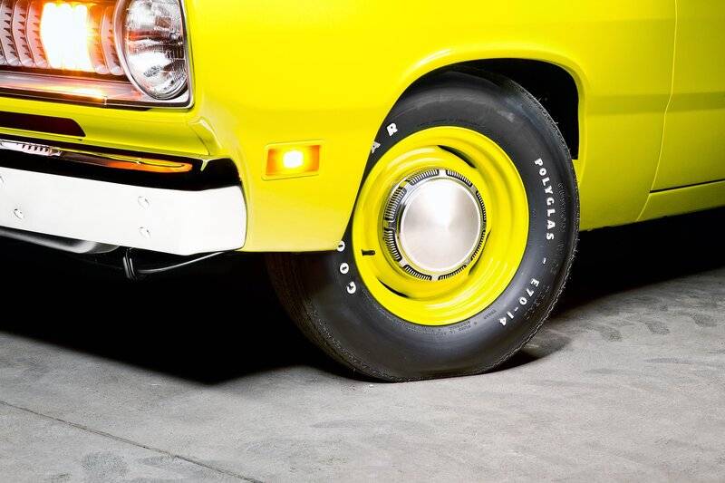 009-1971-plymouth-duster-wheel.jpg