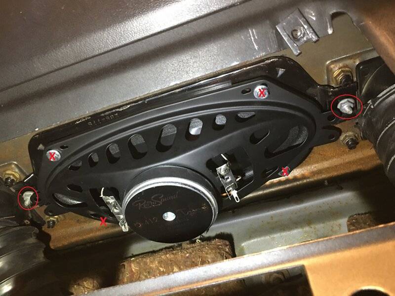 054 - Exisiting Dash Speaker to be Removed.JPG