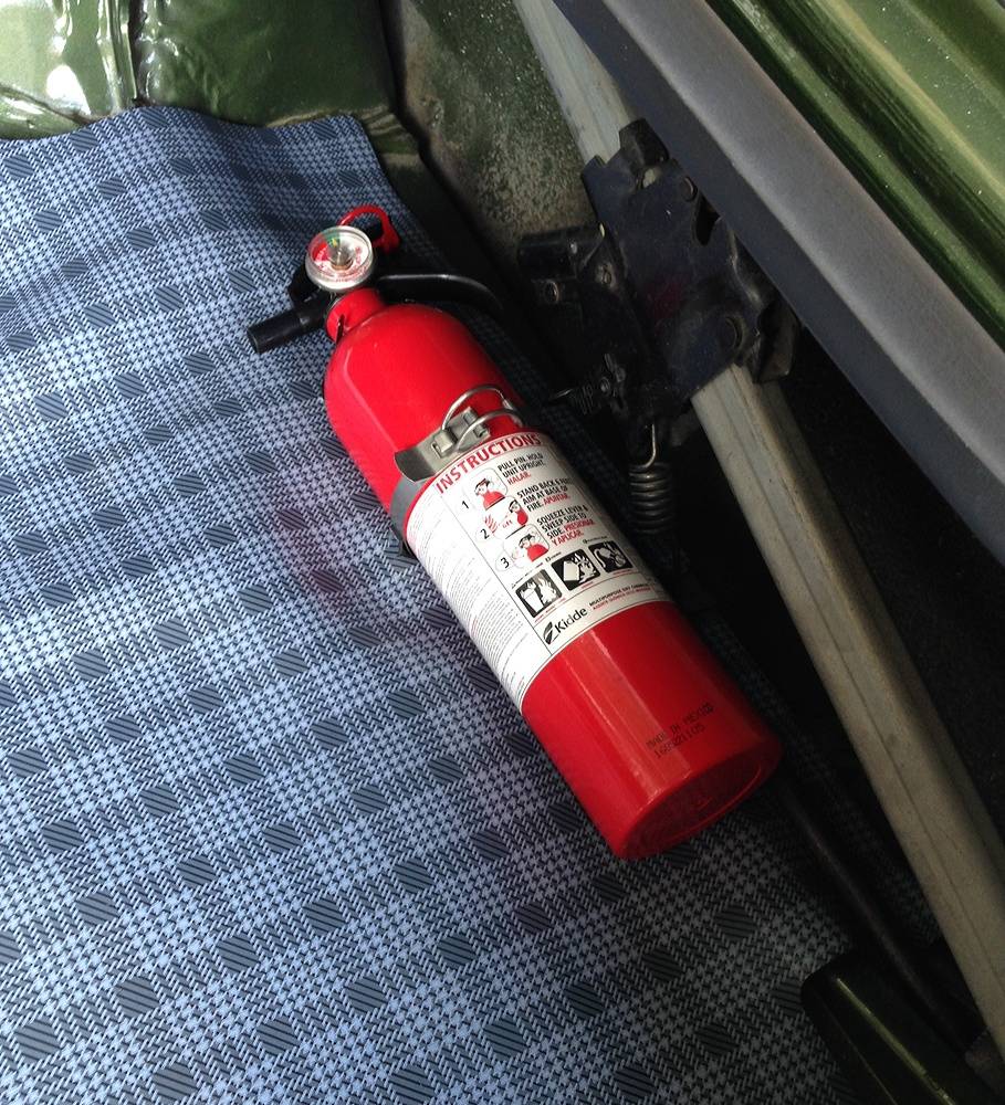 09c Fire extinguisher.jpg