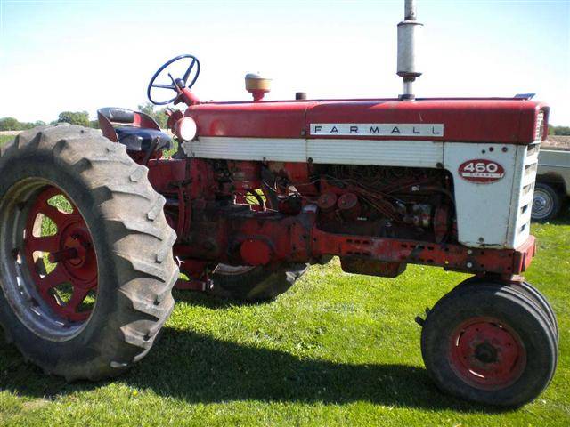 1503-Farmall-460-Diesel-tractor-rightside.jpg