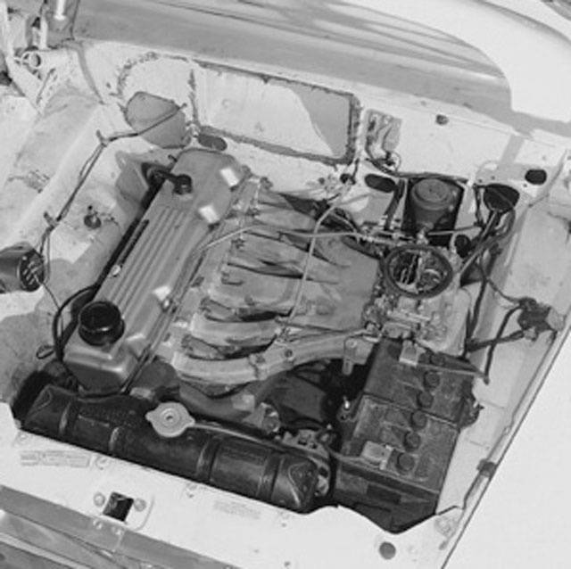155_0305_5kz+1960_Chrysler_Valiant+Under_Hood_Engine_View.jpg