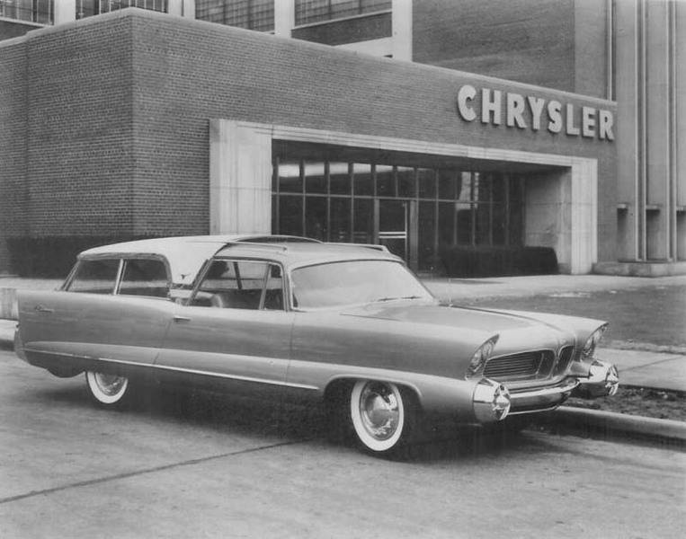 1956_Chrysler-Plymouth_Plainsman_Experimental_Station_Wagon_03.jpg