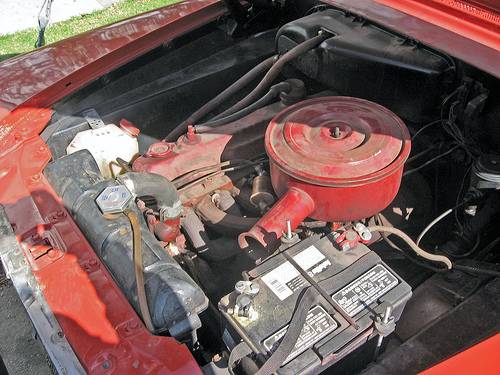 1960_Plymouth_Valiant_engine[1].jpg