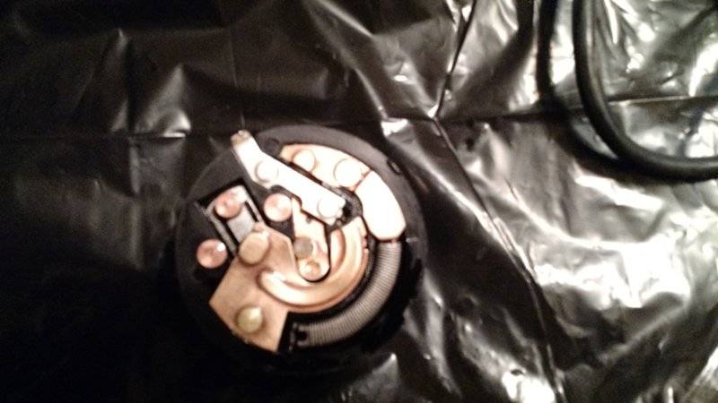 1965-Dodge-Dart-vinduspusserbryter-løs-kontaktfjær-i rett-posisjon-a.jpg