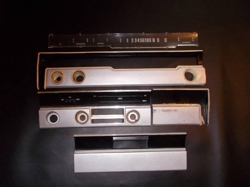 1966 Dart Dash Bezel Set 002.JPG