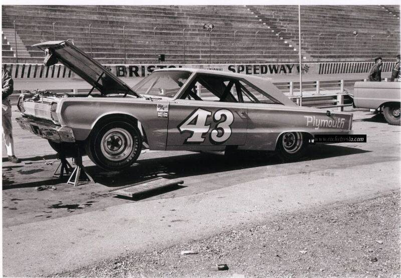 1967-Plymouth-Belvedere-Richard-Petty-43-Bristol-Speedway.jpg