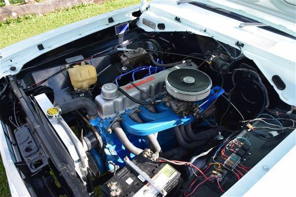 1970 VG ute engine.jpg