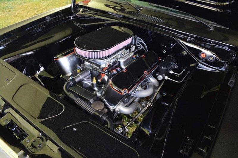 1971-Duster-custom-engine.jpg