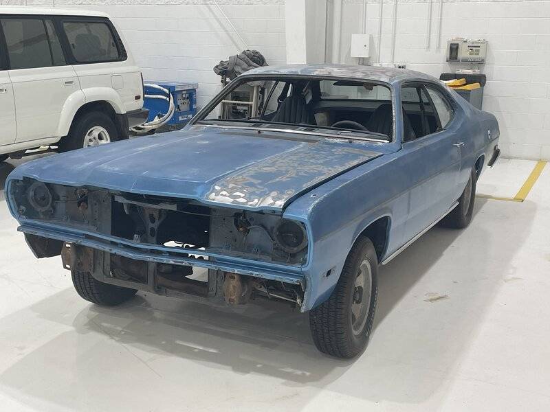 1975 Plymouth Duster w Front Bumper Removed.jpg