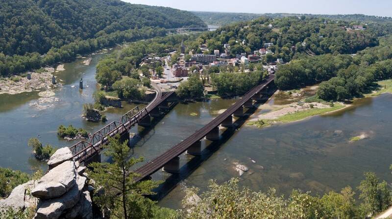2010-09-02-harpers-ferry-from-maryland-heights-panorama-crop.jpg