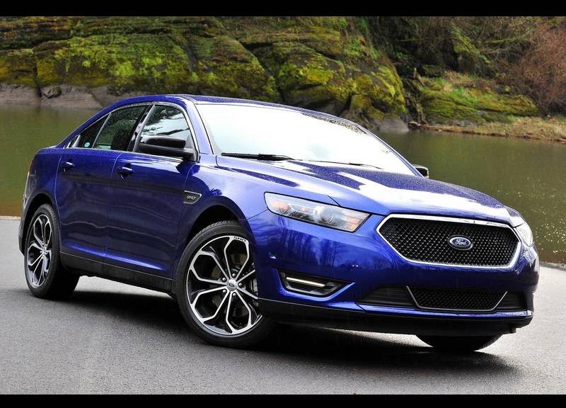 2018-Ford-Taurus-Review.jpg