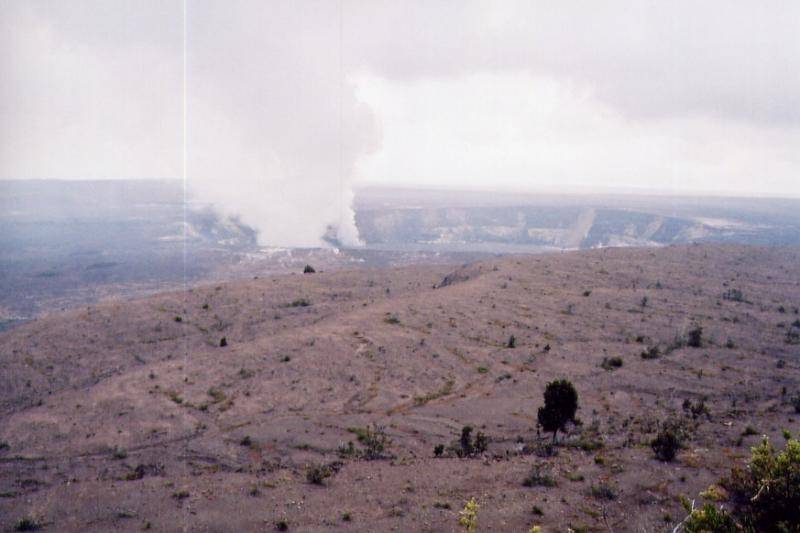 23--ash & 'vog' from Halema'uma'u crater Kilauea Hawai'i.jpg