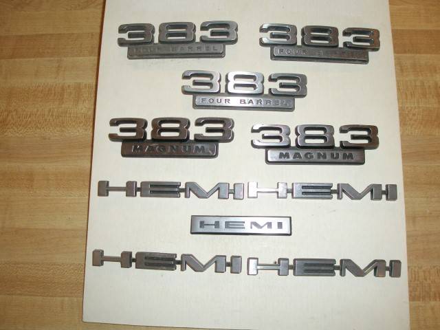 383 & HEMI Emblems 002 (Small).JPG