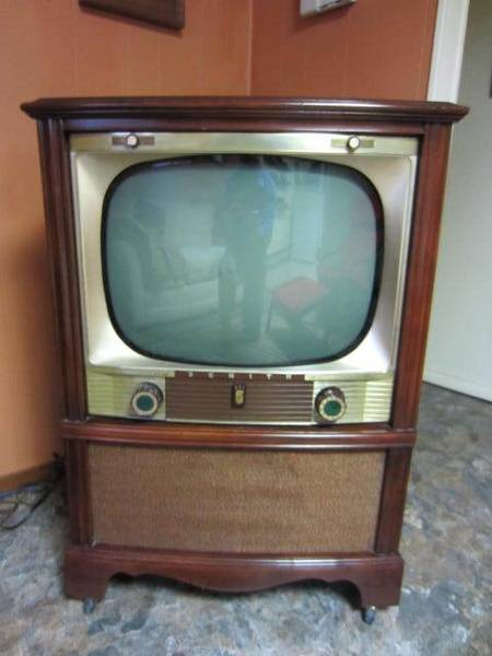 42bb33a16817aaabae296465136266db--vintage-television-old-movies.jpg
