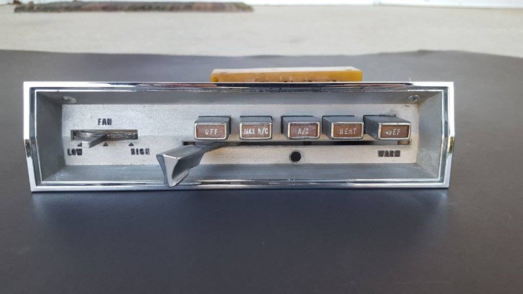 66 Barra AC bezel n buttons 1.jpg