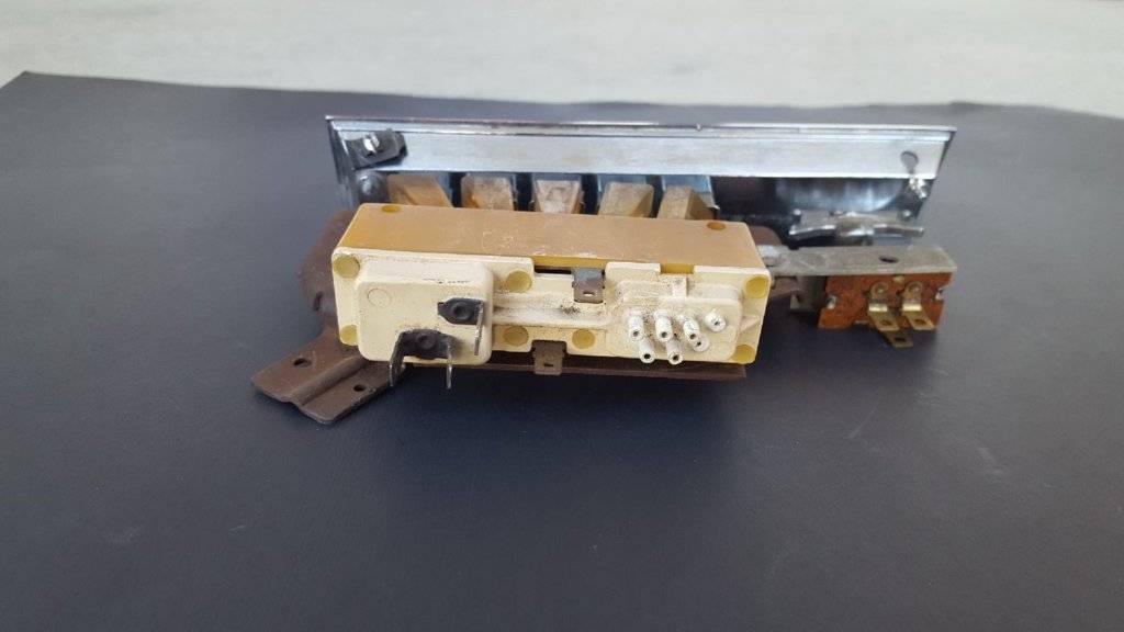 66 Barra AC bezel n buttons 6.jpg