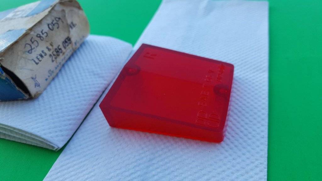 66 Cuda lower right lens NOS 3.jpg