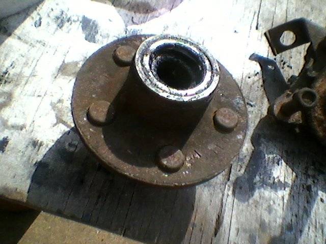 67 dart hub left1 small bearing.jpg