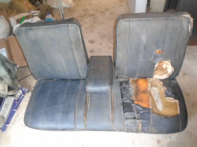 68 cuda bench seat 002.JPG