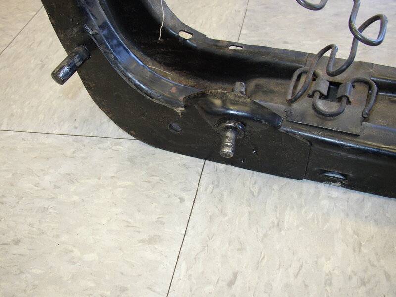 71 Front Seat Base 004.JPG