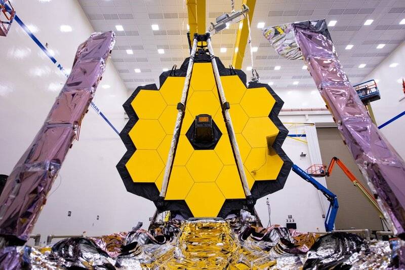82846_01_nasas-massive-james-webb-space-telescope-is-due-to-launch-in-month_full.jpg