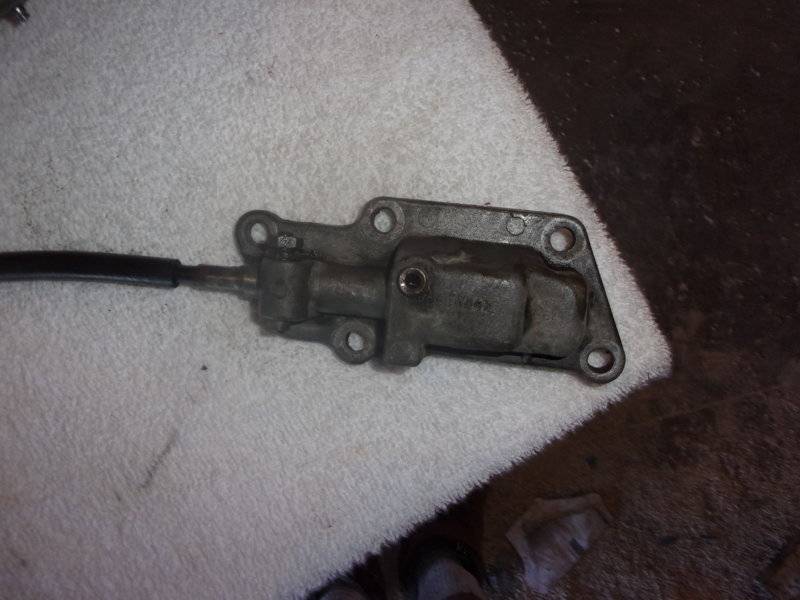 904 Transmission with parts and Ps side A pillar 002.JPG