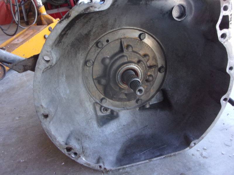 904 Transmission with parts and Ps side A pillar 012.JPG