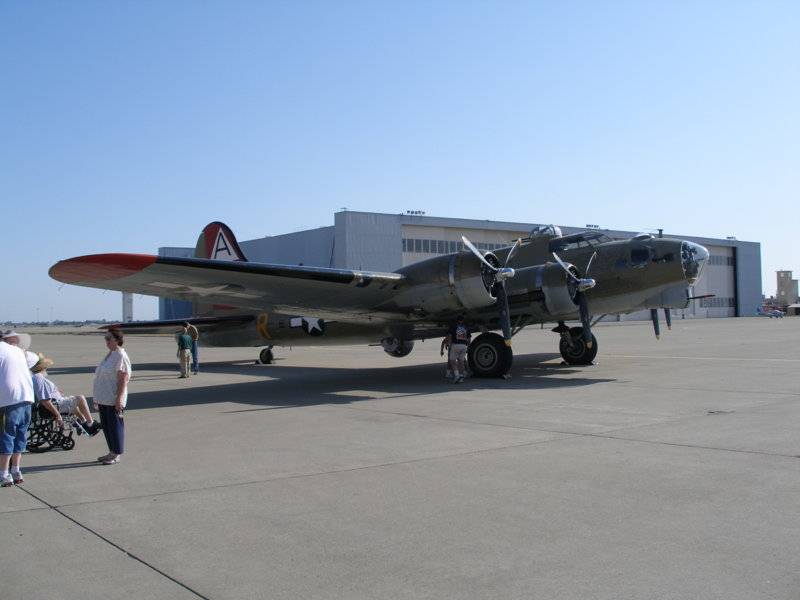 B-17 065.jpg