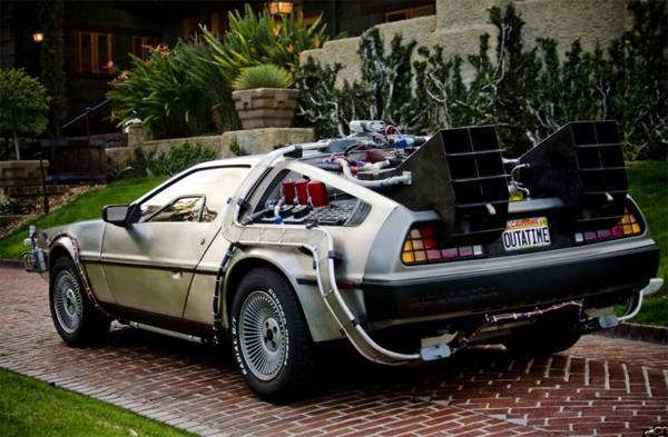 Back%20to%20the%20Future%20Delorean%20Time%20Machine%20(7).jpg