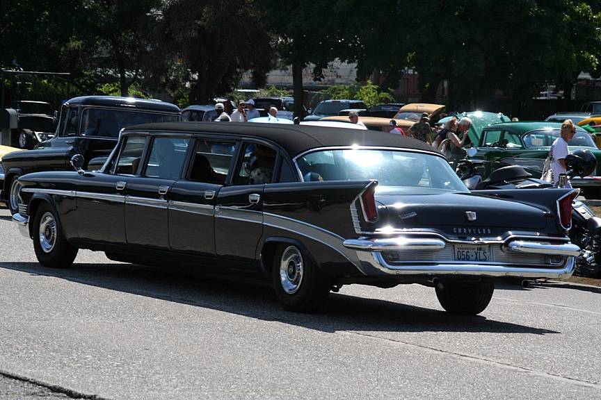 Classic_Chrysler_Limo_by_indigohippie.jpg