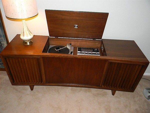console stereo.jpg