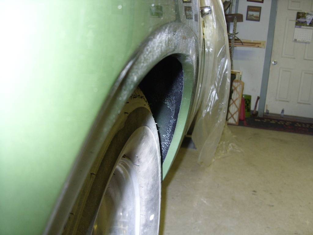 Cuda tire clearence 001.JPG