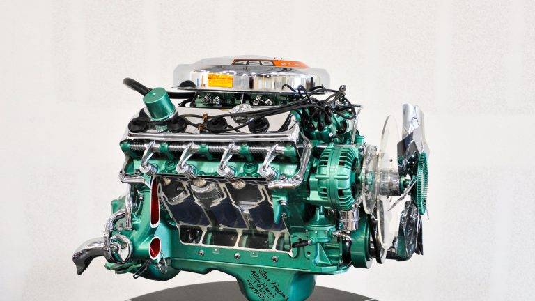 Dodge-426-Hemi-V8-Engine-768x432.jpg