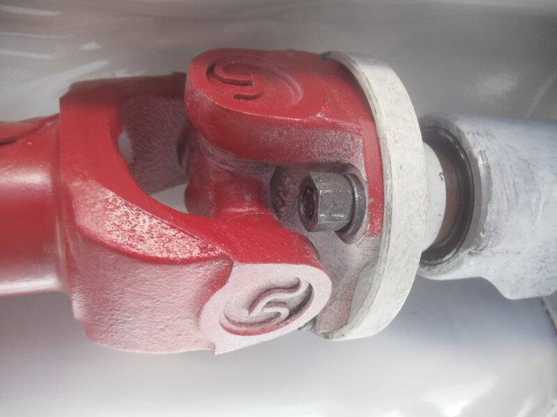 driveshaft front ujoint 2.JPG