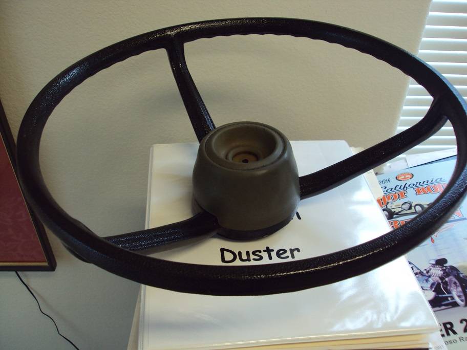 duster steering wheel..jpg