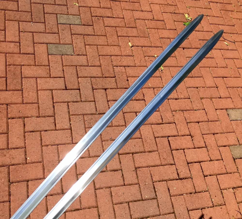 Front Fender Moulding refinished.jpg