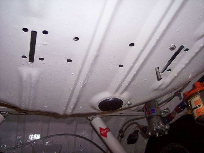 Gas tank floor bracket-6.jpg
