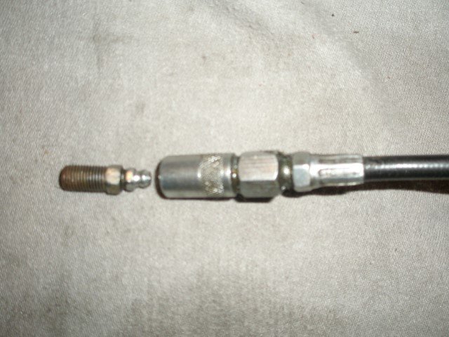 GREASE GUN FITTING 001 (Small).JPG