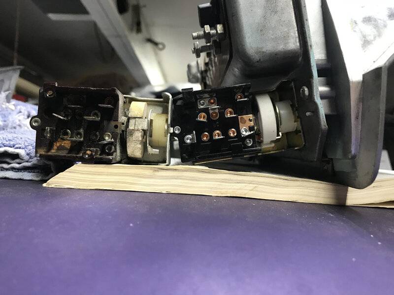 Headlight Switch DS165 vs OEM 2820792.jpg