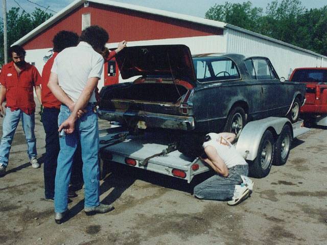 hrdp_0710_26_z+custom_hot_rod_cars_barn_finds+1966_plymouth_barracuda_bone_stock.jpg