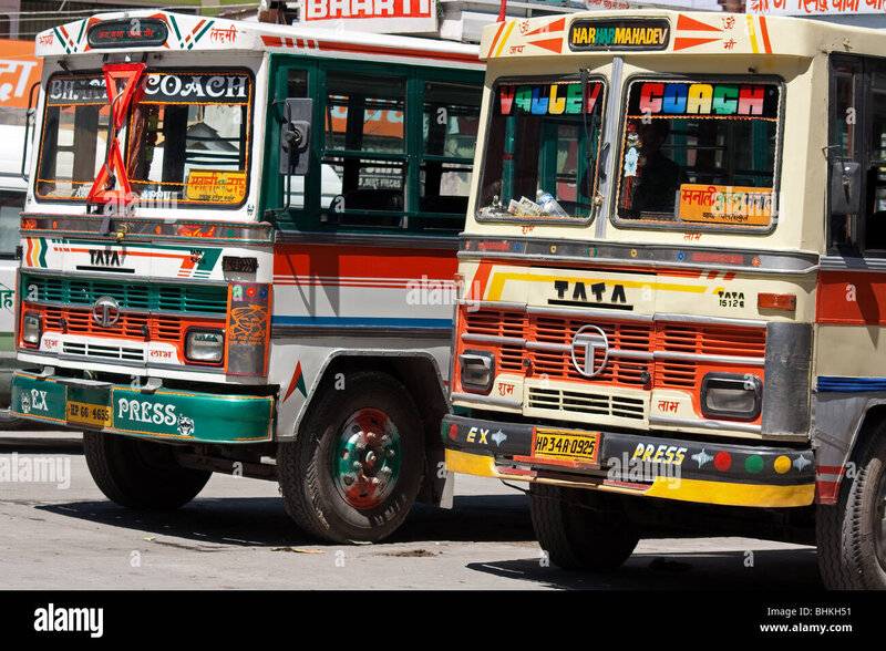 indian-tata-buses-in-manali-india-BHKH51.jpg