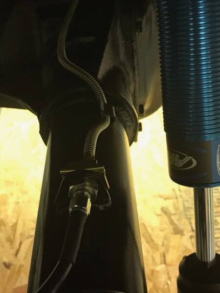 Krusty lft rr brake line close.jpg