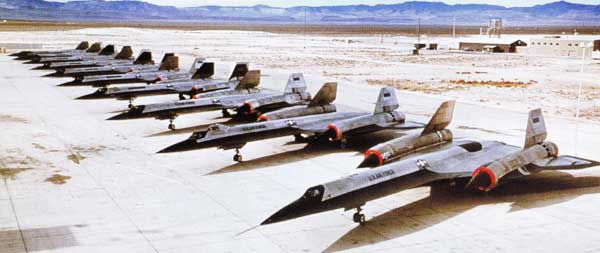 Lockheed-YF12-Blackbird-TwoTone-Lineup.jpg