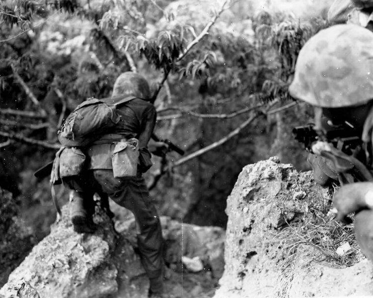 Marine_Officer_Clears_Cave_on_Saipan_with_M1911_Colt_45.jpg