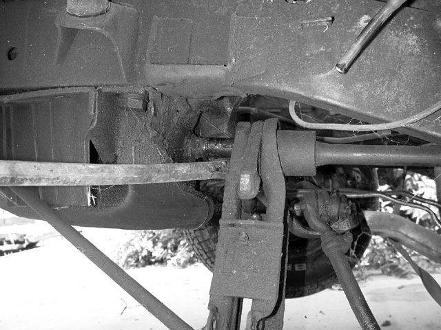 mopp_0402_13_z+front_suspension_rebuild+remove_lower_control_arm_pivot.jpg