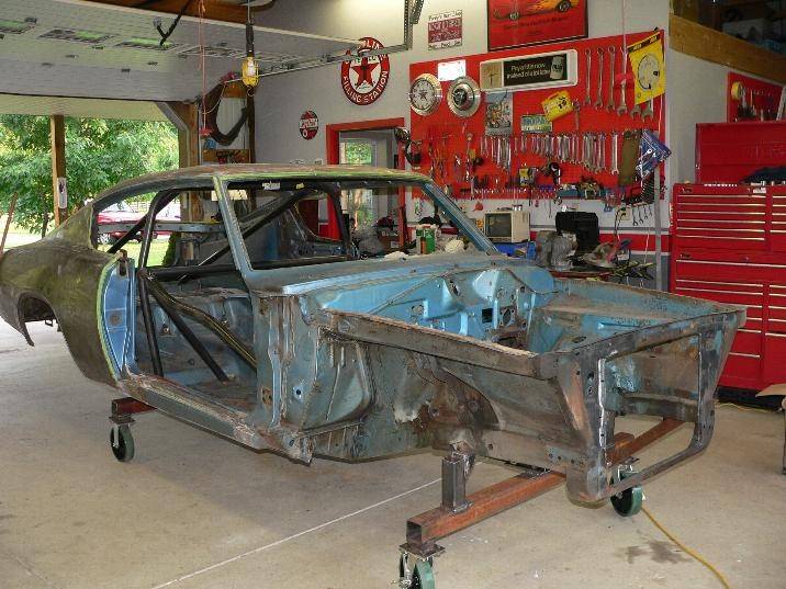 My Cuda teardown for paint  resized0013.jpg
