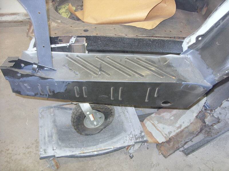 NEWEST PICS OF 67 CUDA  WILLS DUSTER 006.JPG