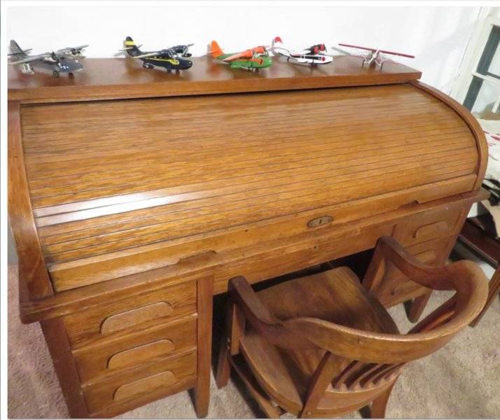 oak roll top desk 2.JPG