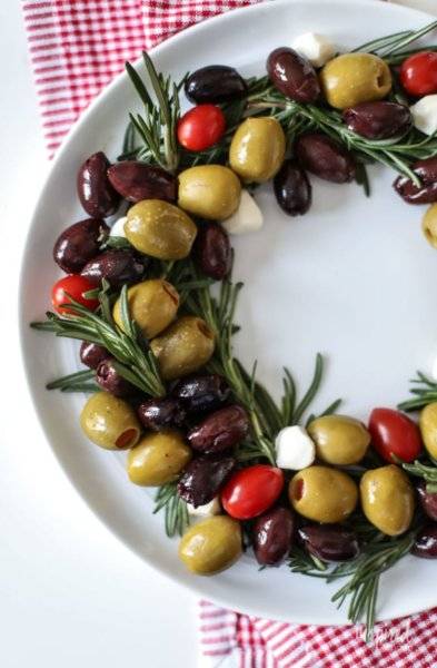 Olive-Wreath-Appetizer-670x1024.jpg